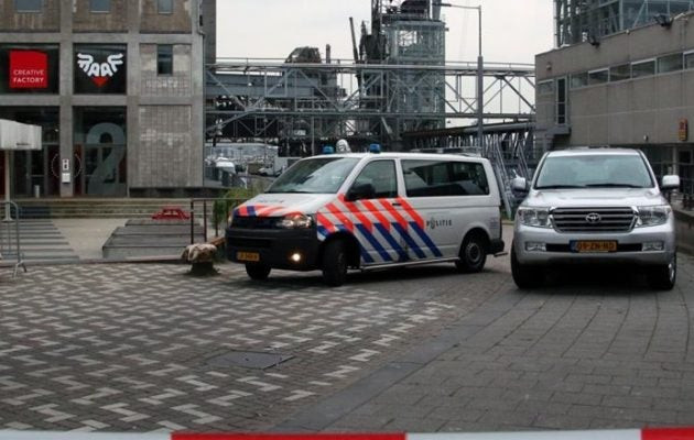 Η ολλανδική Αστυνομία ανακρίνει τον οδηγό του βαν με τις φιάλες αερίου